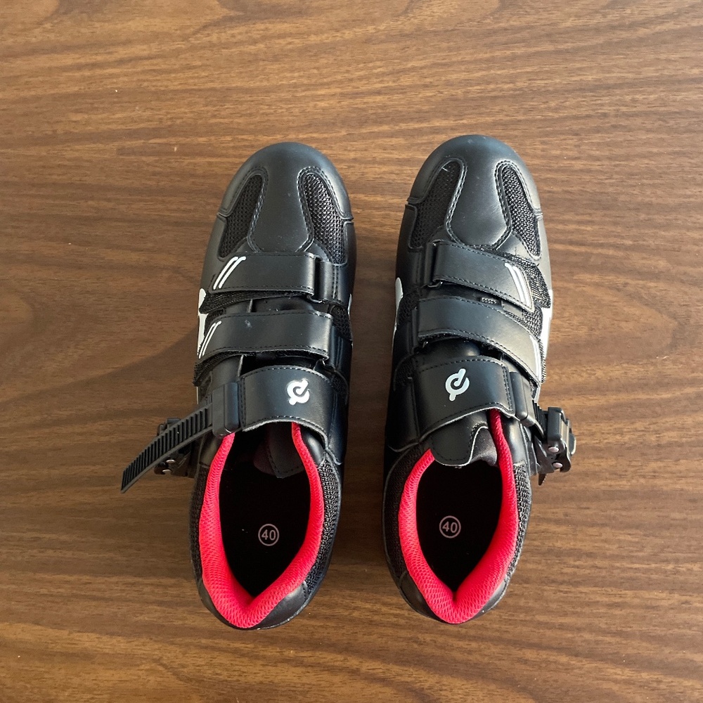 brand new peloton biking shoes